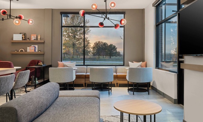 Waldron Hotel | Atwell Suites Kansas City Airport by IHG
