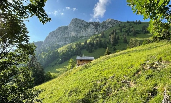 Entremont Ski Chalet | Atypical chalet in alpine pastures