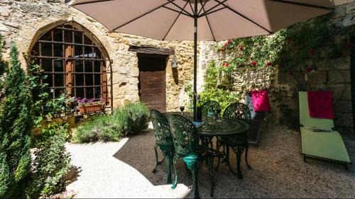 Beynac-et-Cazenac House | Au coeur de Beynac, une maison de caractère avec jardin terrasse
