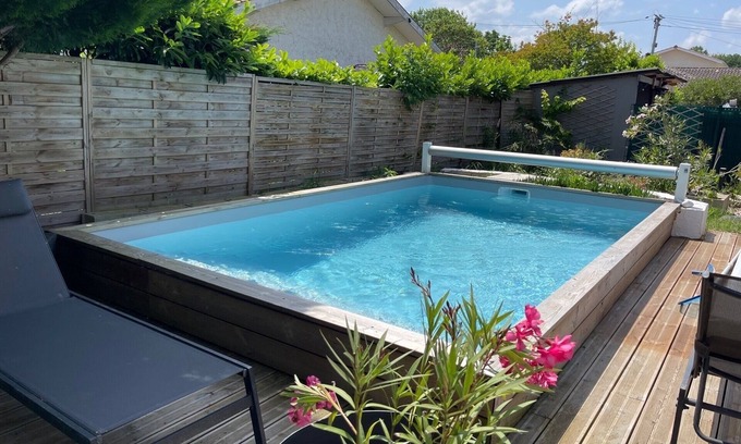 Saint-Medard-en-Jalles Cottage | Au Parfum des Fleurs