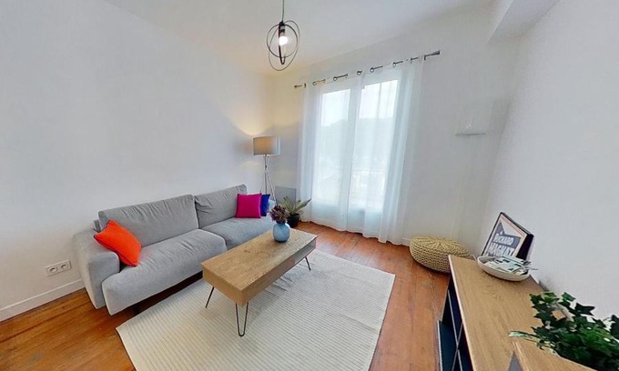 Vernon Apartment | Au soleil Normand