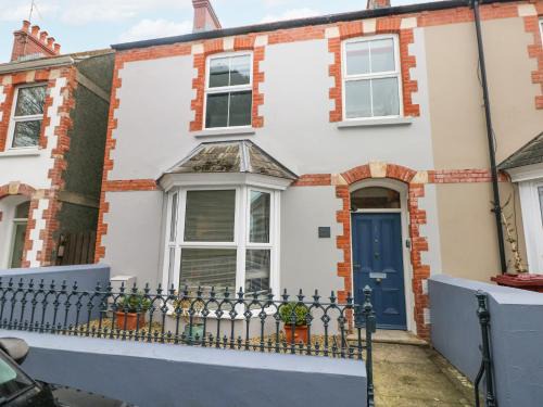 Tenby House | Aubrey Villa