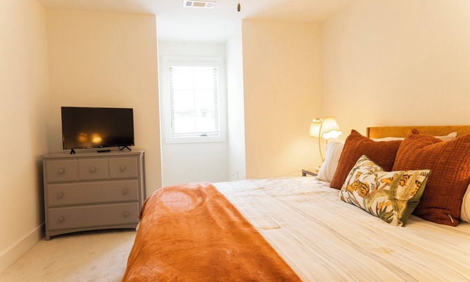 Auburn - Opelika House | Auburn Eye of the Tiger House