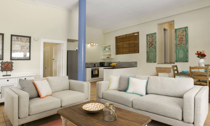 Auchenflower Apartment | Auchenflower, Tallywood Apt 3 - Pet Friendly/Family Friendly/Outdoor Area/Pool