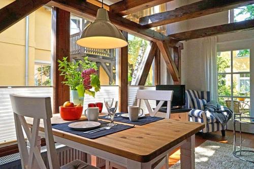 Kuehlungsborn Apartment | Auf den Höfen Wohnung 4 mit Pool und Sauna