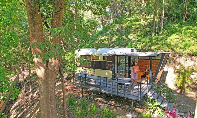 Nosara Apartment | Aurora Bus Home (Yellow)