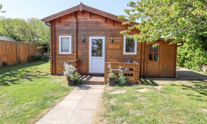 Cresswell Cottage | AURORA SKIES, pet friendly, country holiday cottage in Cresswell