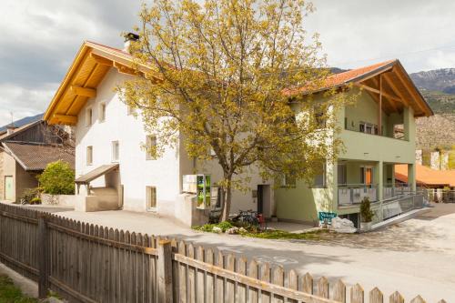 Laas Apartment | Ausserloretzhof Ferienwohnung "Fernerblick"