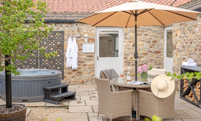 Richmond Cottage | Austin - a cottage that sleeps 4 guests in 2 bedrooms