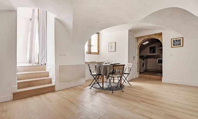 Quartier de la Monnaie Apartment | Authentic Apartment - 2br/4p - Monnaie