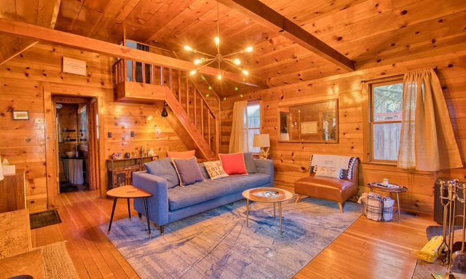 Wrightwood Cabin | Authentic Cabin Experience with modern amenities minutes from Mtn High in SoCal!