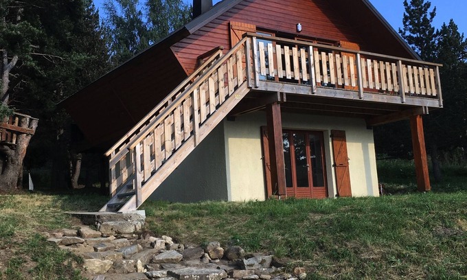 Matemale House | Authentic family cottage on the lake. Ideal for two families!