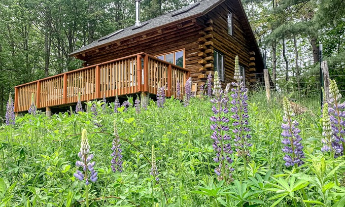 Jefferson House | Authentic log cabin with Mt Washington view