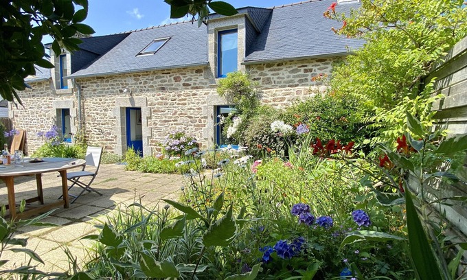 Tregunc Cottage | Authentic stone Penty 1.5 kms from the beach