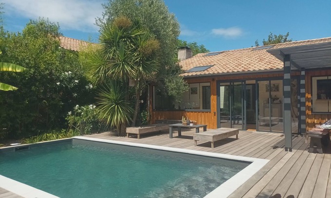La Teste-de-Buch Villa | Authentic wooden villa 200 m2 - 4 bedrooms, terrace, swimming pool, LA VILLA JO