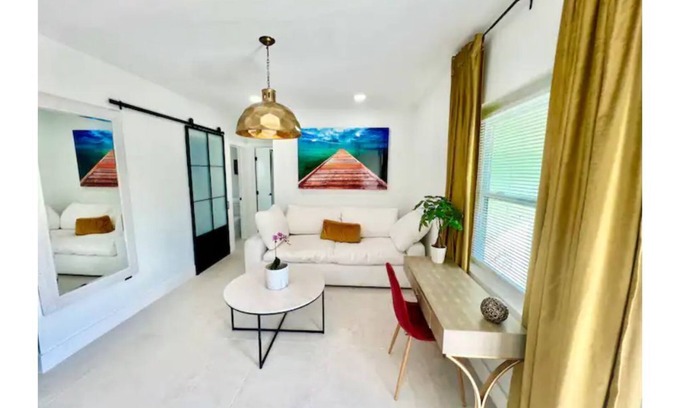 El Portal Apartment | Autumn At The Carrington- 2 Bedroom 1 Bathroom