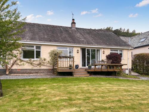 Braithwaite House | Autumn Leaves