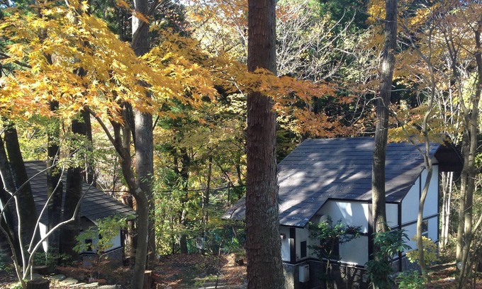 Kinugawa Onsen Cottage | Autumn leaves picking ♪ Nikko sightseeing base ♪ One station cottage can be reached by train!100 minutes by limited express from Kitasenju ♪ 4 minutes walk from station ♪ There is a lot of nature near the station.Kinugawa Onsen is cheaper than the expe...
