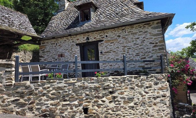 Vieillevie House | Auvergne country house 15 kms from the medieval village of Conques