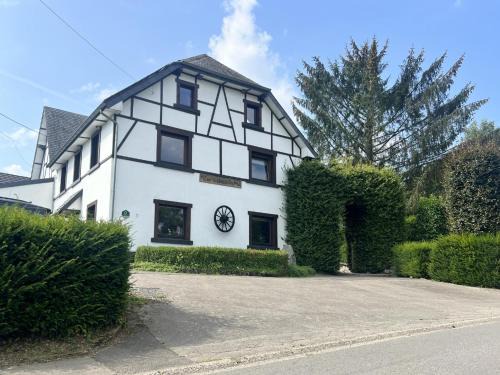 Chodes House | Aux Hirondelles