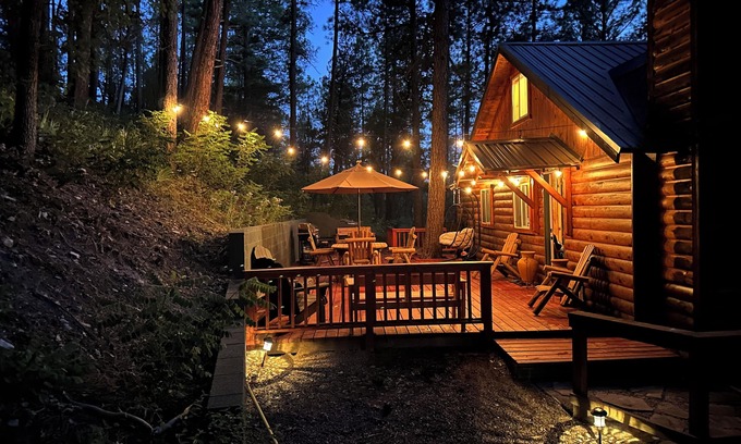 Payson Cabin | Avail Pets OK! Secluded Patio, min to Tonto National Forest! Private