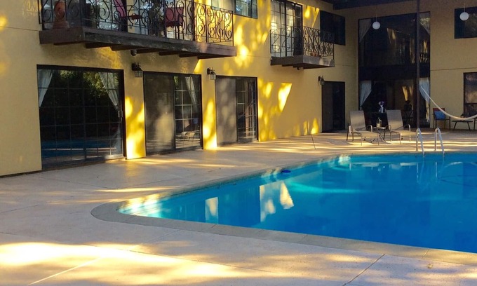 Chico Villa | AVAILABLE! Sleeps 10. A Chico Tradition! Stay at the Villa Chicon2024 CHICO GRAD