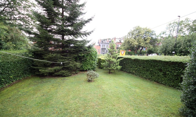 Leeds House | Avalon Guest House