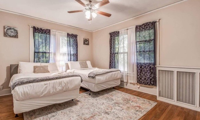 Evergreen Apartment | Avalon Nest Upstairs