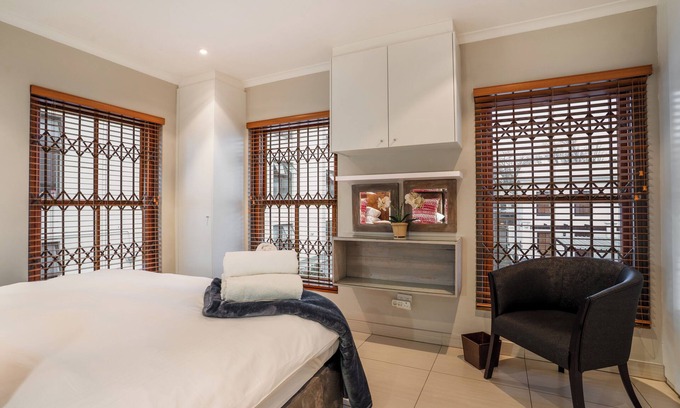 Stellenbosch Central Apartment | Avemore Mareba Court No 9- with backup power