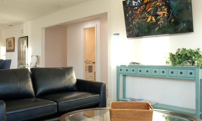 Fallbrook House | Aviation Landing