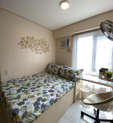 Bagong Lipunan Ng Crame Apartment | Avida Towers New Manila near Crame, Cubao and Greenhills