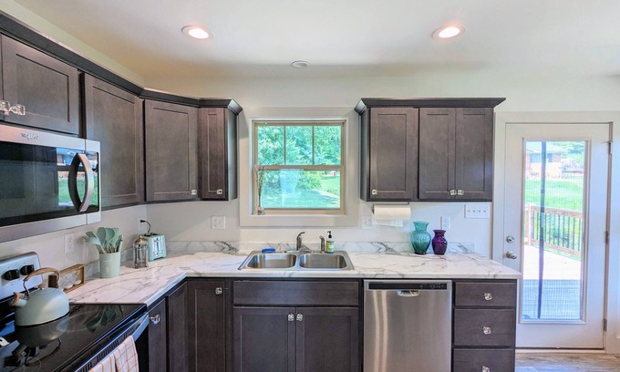 Mars Hill House | AVL-Area Mountain Retreat: 20-25 minutes from downtown