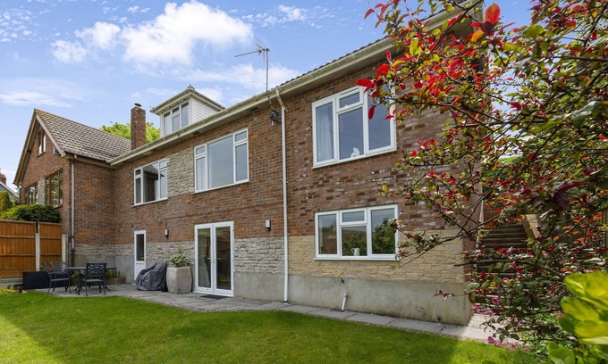 West Lulworth House | Avocet House -Spacious accommodation and breathtaking rural views