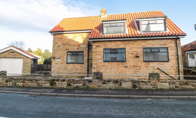 Hawsker Cottage | AVON CROFT COTTAGE, pet friendly, with a garden in Hawsker