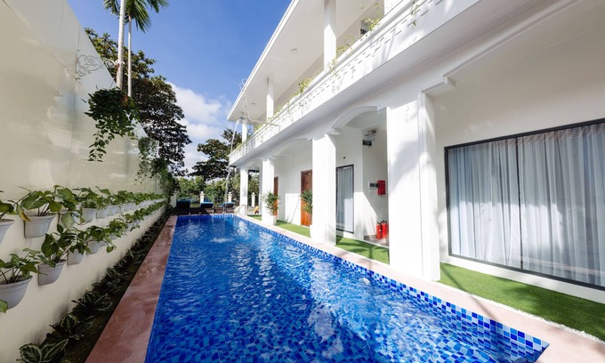 Hue Hotel | Avon Hotel