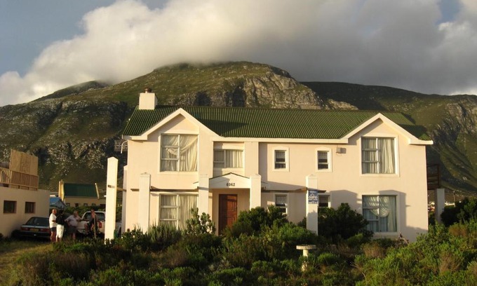 Betty's Bay House | Avondsrus Guesthouse