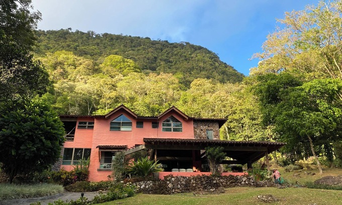 El Valle de Anton House | Award-Winning Estate in Anton Valley: 7.4 Acres of Private Tropical Gardens