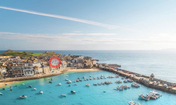 St Ives Cabin | Award Winning Smuggler's Cabin A Basement Studio - sleeps 2 guests in 1 bedroom