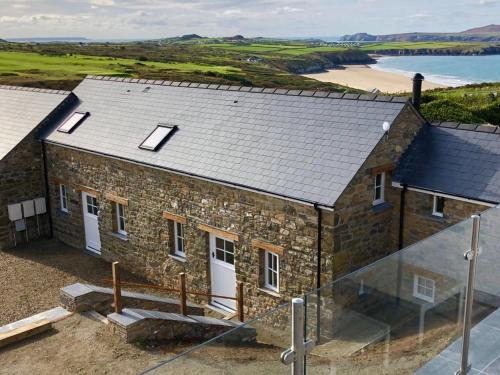 St Brides House | Awel y Môr - 3 Bedroom Cottage - Whitesands
