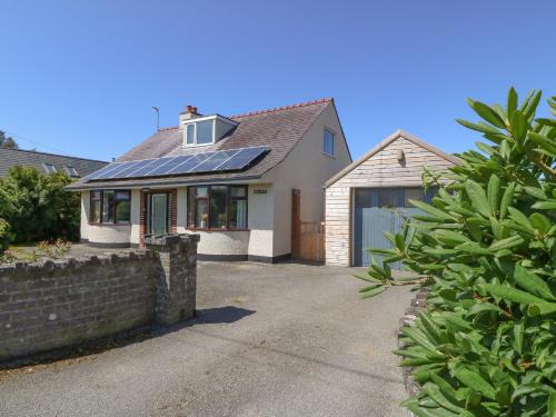 Elim House | Awelfryn