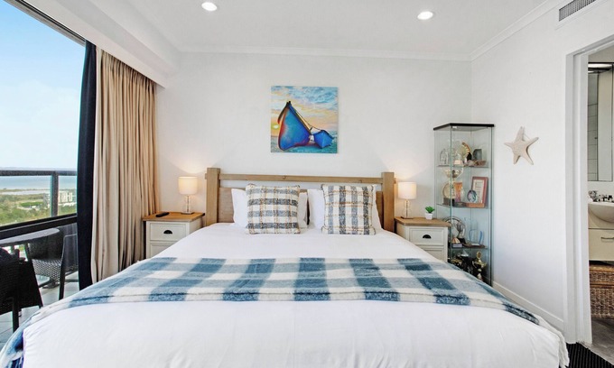 Takapuna Resort | Aweome 1BR Apartment Kitchen Tennis Gym Swimming Pool