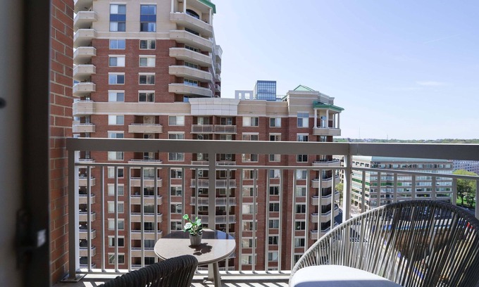 Ballston Apartment | Awesome 1 Bedroom Condo at Ballston