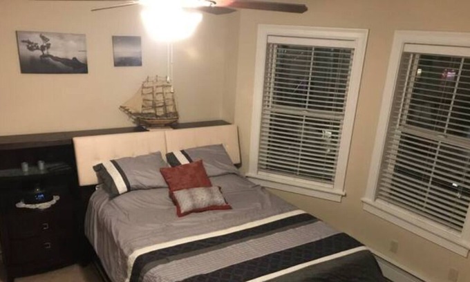 Manchester Apartment | Awesome 3 Bedroom Apartment on the 3rd Floor