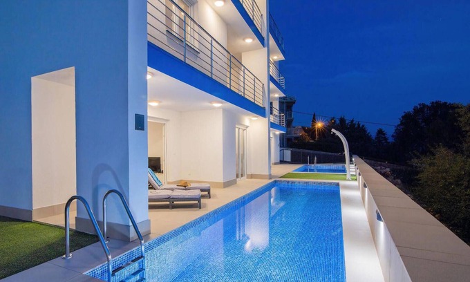 Novi Vinodolski Apartment | Awesome apartment in Smokvica Krmpotska