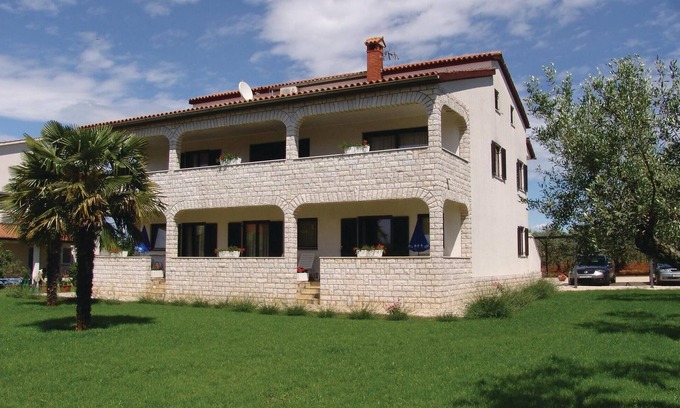 Stancija Vodopija Apartment | Awesome apartment in Porec with WiFi