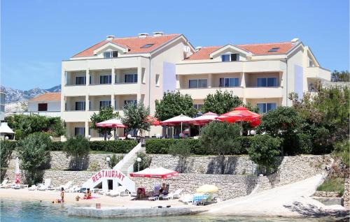 Rtina Apartment | Awesome Apartment In Rtina With Kitchen