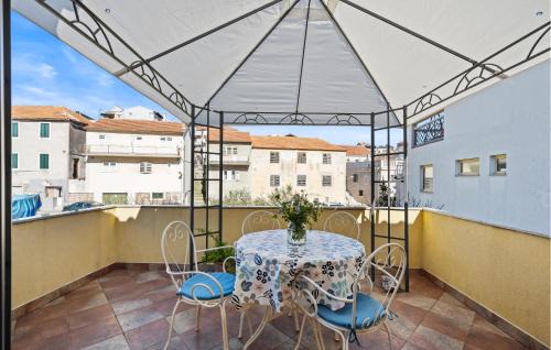 Zaton Apartment | Awesome Apartment In Zaton With Wifi