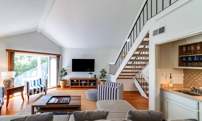 Spinnaker Beachhouses House | Awesome End Unit Spinnaker! 3 BR Close to Beach w/Amenity Cards! Pet Friendly!