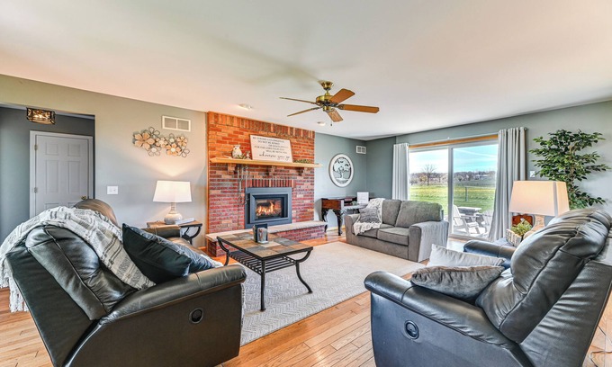 Teall Beach House | Awesome Geneva Home w/Patio Near Seneca Lake!