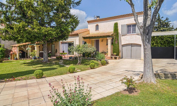 Saint-Martin-de-Crau House | Awesome home in Saint-Martin-de-Crau